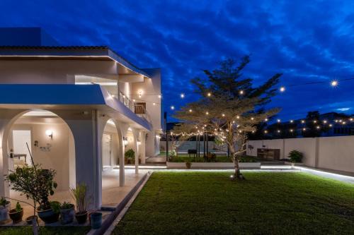 Teluk Cempedak Casa | Kontor Villa - 2 mins to Teluk Chempedak