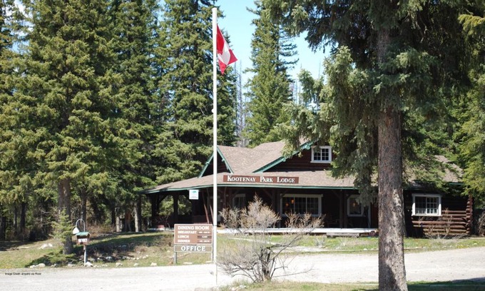 East Kootenay Cabina | Kootenay Park Lodge