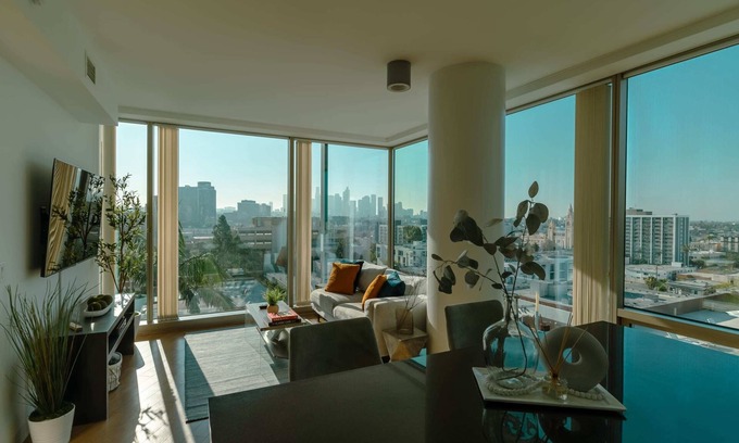 Glendale Apartamento | Koreatown High Rise Luxury 2 Bedroom Apartment