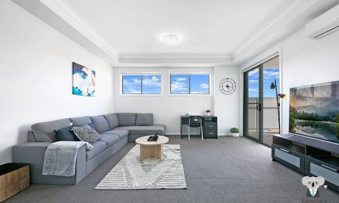 Wentworthville Apartamento | KOZYGURU | Wentworthville | Kozy 2 Bed 1 Bath APT | Street Parking