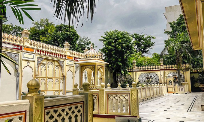 Bani Park Hotel | Krishna Palace - A Heritage Boutique Hotel