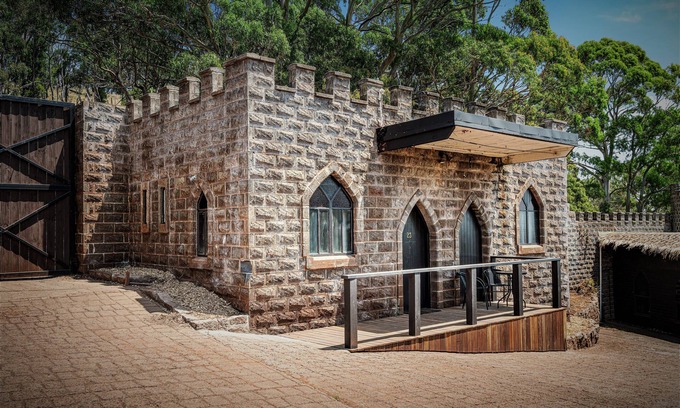 Leigh Creek Hotel | Kryal Castle
