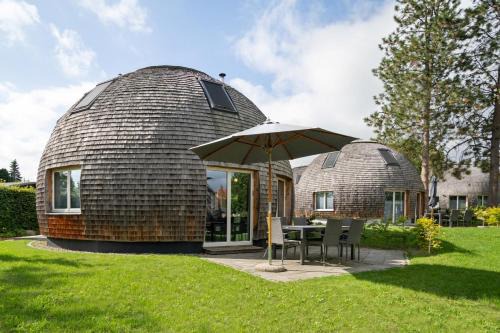 Muritz Casa | Kugelhaus Chiara - Helles Naturrefugium in Kugelform am Tollensesee