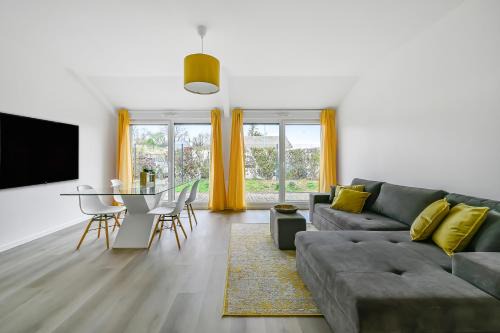 Evreux Apartamento | L Apparté Beau 2 chb moderne avec jardin privé parking proche centre Évreux