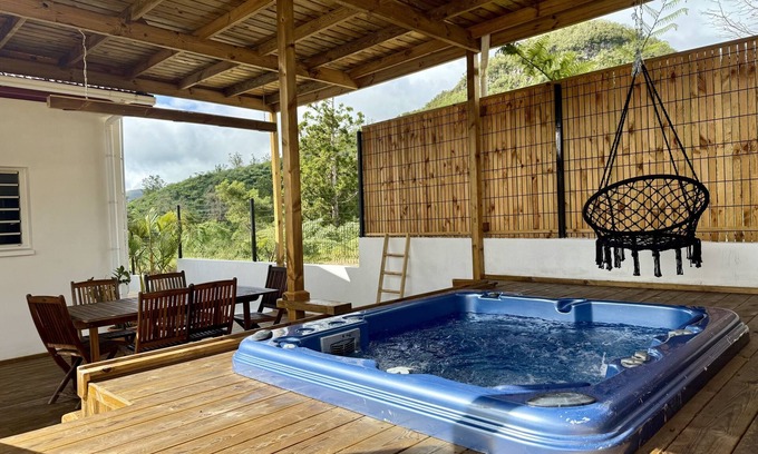 La Plaine-des-Palmistes Casa | L'Eden du Piton des Roche-Casa-Villa-Baño privado con bañera-Vista a la Montana