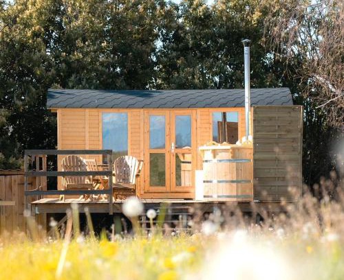 Garderes Cama Y Desayuno | L'enclave Insolite - Cabanes avec Piscine et Bains Nordiques