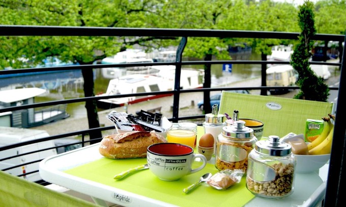 Waldeck-Sully Apartamento | L'Erdream