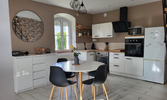 Doue-la-Fontaine Casa | L'escale des roses