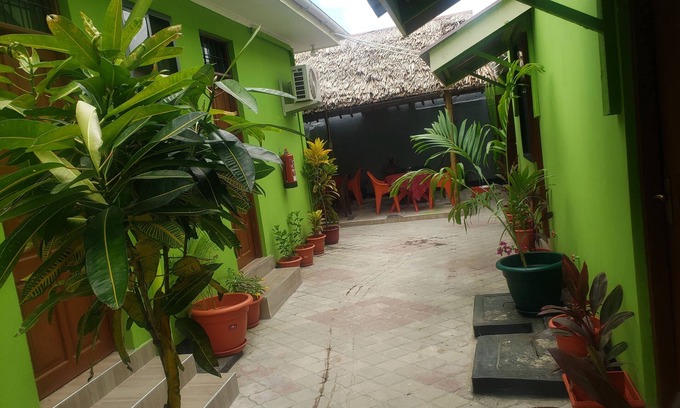 Mwananyamala Cama Y Desayuno | L &j modern backpackers BnB