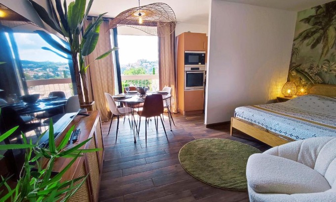 Greoux-les-Bains Apartamento | L'oasis du château ! "climatisé"