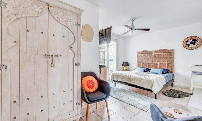 Fontaine-Bayonne-Cartoucherie Apartamento | L Oasis studio proche hôpital et aéroport Piscine Parking &Netflix