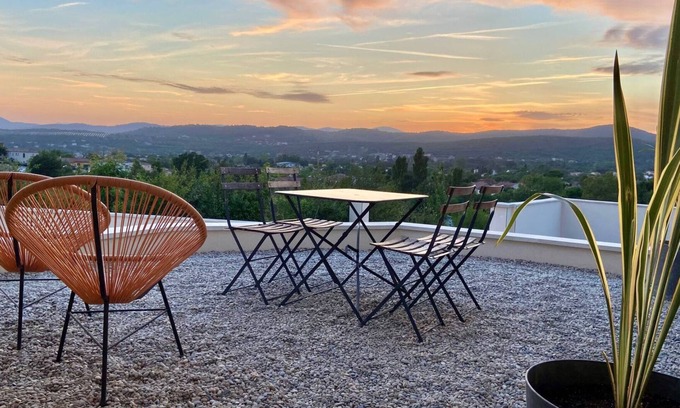 Saint-Julien-les-Rosiers Apartamento | L'Orée Cévenole : SPA & Panorama d'Exception