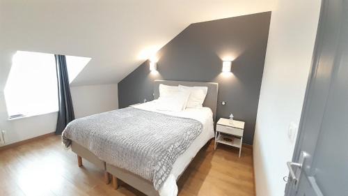 Villers-les-Ormes Casa | L3 Chambre double au Domaine de Treuillaud avec piscine