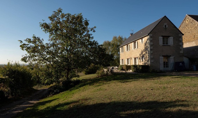 Avon-les-Roches Casa | La Belle Etoile-La Maison-Chalet en gran jardín con piscina