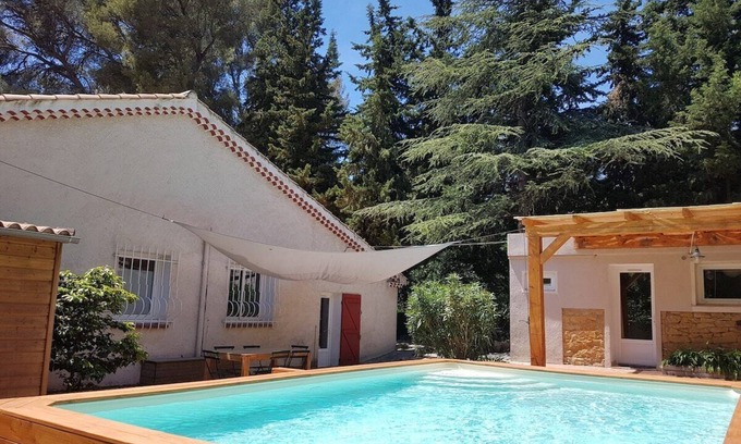 La Ciotat Chalet De Esquí | Acogedora villa, aire acondicionado, piscina, jardín, WIFI. Hasta 12 personas
