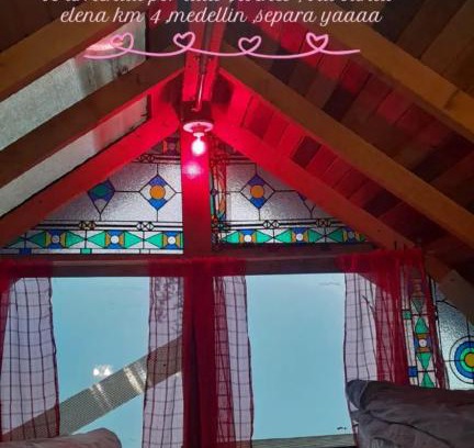 Medellin Otro | LA cabaña Rosh Pina, hospedaje