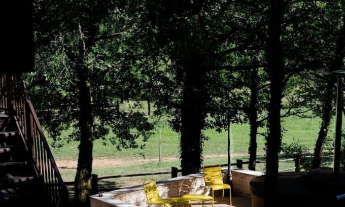 Auriac-du-Perigord Cabaña | La Cabane de la Mésange