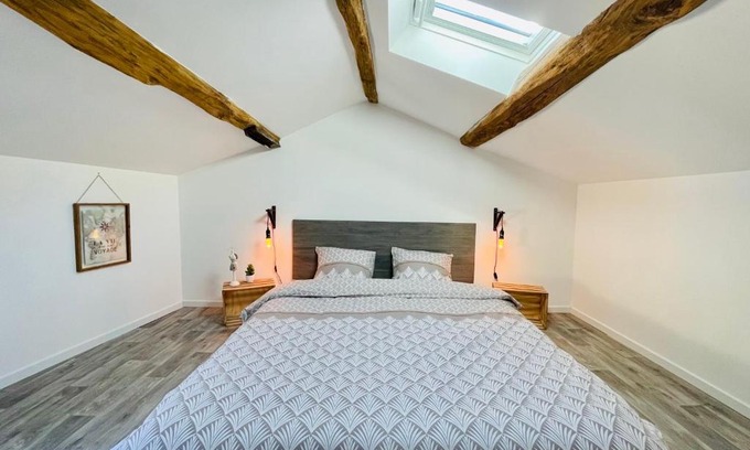 Lusignan Casa | La Carrée des Amis