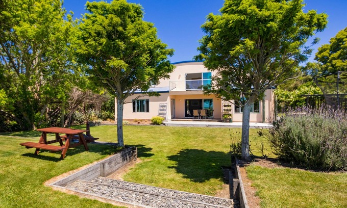 Golden Bay Casa | La Casa Al Mare - Golden Bay Beach House