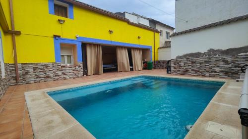 Villasequilla Casa | La Casa Amarilla de Villasequilla