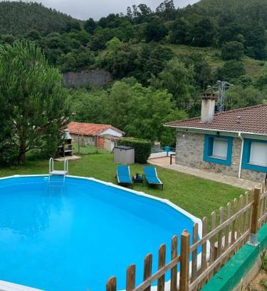 Ramales de la Victoria Casa | LA CASA AZUL, un oasis de calma, vistas impresionantes con PISCINA, SALTADOR, BARBACOA y acceso al río Asón