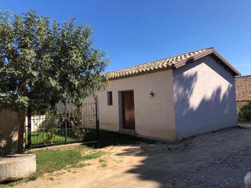 Locri Casa | La Casa del carrubo di Borgo Carbone