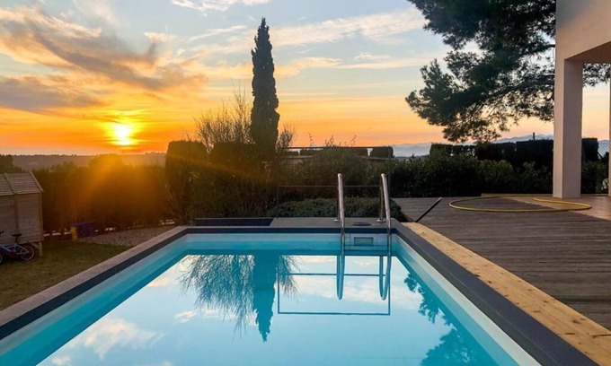 Garriguella Casa | CASA △ LA CASA DEL TRIANGLE - Villa de vacaciones de diseño con vistas panorámicas