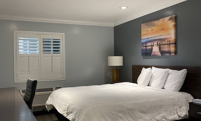 Lamanda Park Hotel | La Casa Inn