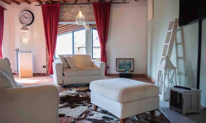 Pian di Sco Villa | La Casellina Holiday Homes