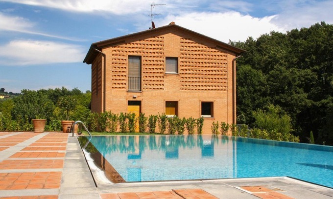Montecarlo Villa | La Casetta Rossa - Dos Habitaciones Villa, Capacidad 5
