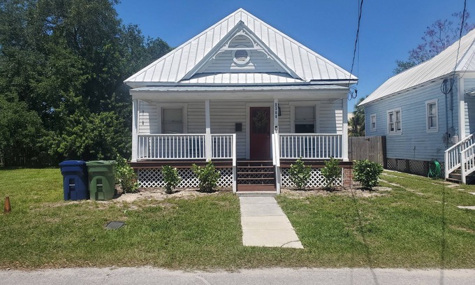 Ybor City Casa | La Casita Blanca Ybor City Tampa