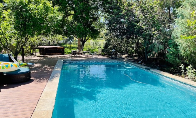 Longmont Otro | La Casita Colorado - Sleeps 4 People