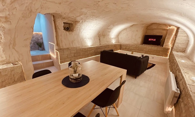 Renaison Apartamento | La Cave aux Lumières ✨ Live the Roannaise Coast ❤️