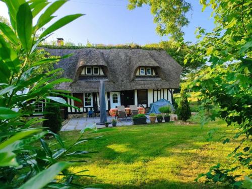 Saint-Christophe-sur-Conde Casa | La Chaumière Enchantée