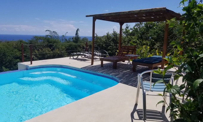 Montezuma Casa | La Colina de Carolina