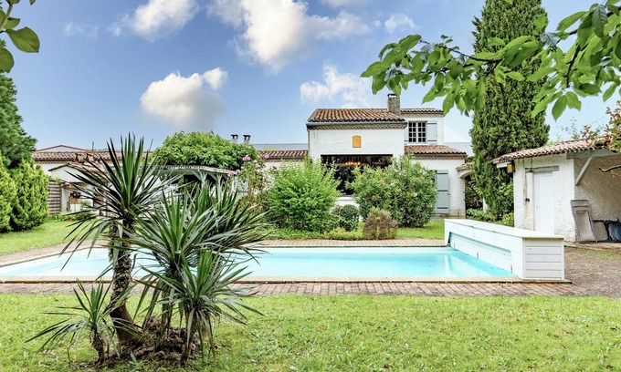 Chancelade Casa | La Combe Aux Loups – Amplia Casa con Piscina, Jardín y Terraza en Marsac-sur-l'Isle