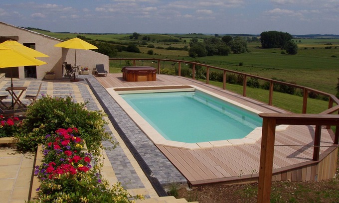 Berig-Vintrange Casa | LA DAME BLANCHE awaits you. The open view over the countryside will surprise you.