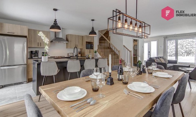 Pont-Rouge Chalet De Esquí | La Fleur Urbaine de Portneuf : 2.5 bathrooms, Hot tub, Sauna and Pool
