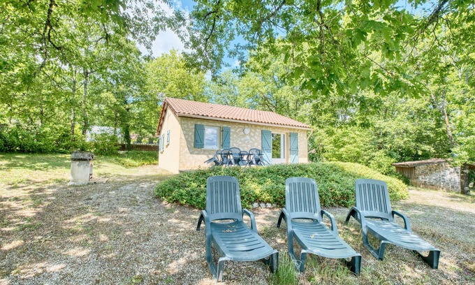 Salignac-Eyvignes Casa | La Gariotte – Casa de vacaciones acogedora con piscina climatizada compartida en el corazón del Périgord Noir