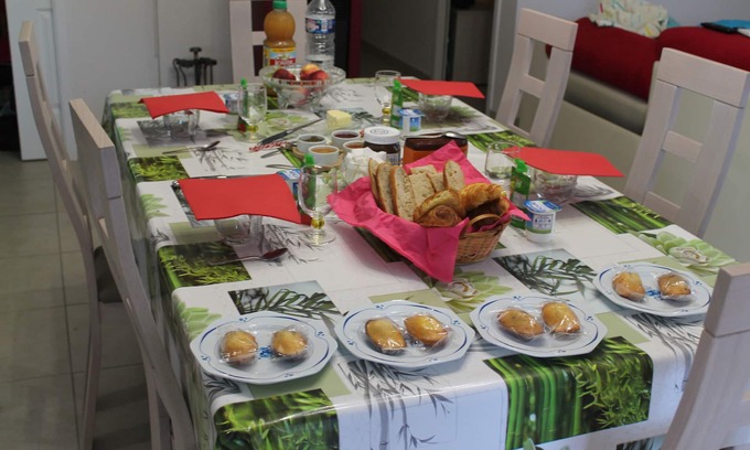 Saint-Nicolas-de-la-Grave Cama Y Desayuno | La Garona