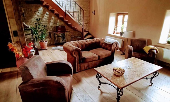 Onhaye Casa | La Grange de Fter Entourée par la Nature, les Bois, des Champs et un Étang!