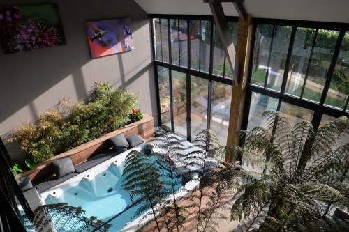 Dragey-Ronthon Casa | La grange de Tissey grand gîte avec spa et sauna