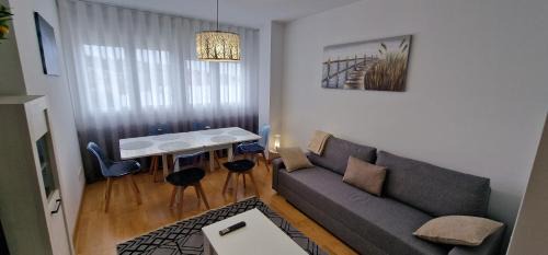 Luanco Apartamento | La Isla de la Erbosa 2 de Luanco, Con Garaje 3 Hab - VUT-4925-AS