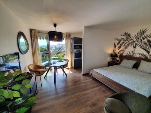 Greoux-les-Bains Apartamento | La Loge du château ! "climatisé"