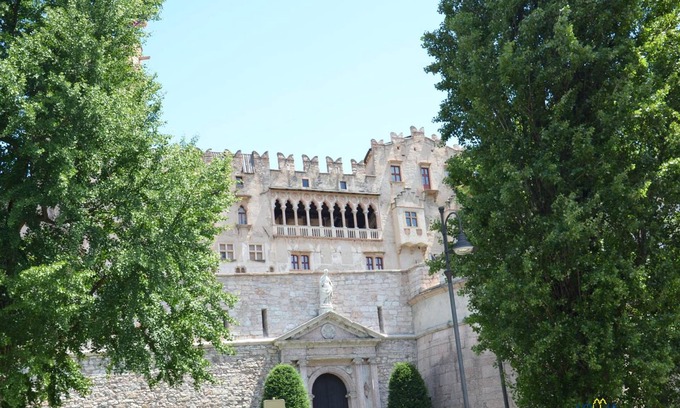 Trento Old Town Cama Y Desayuno | La Loggia del Castello