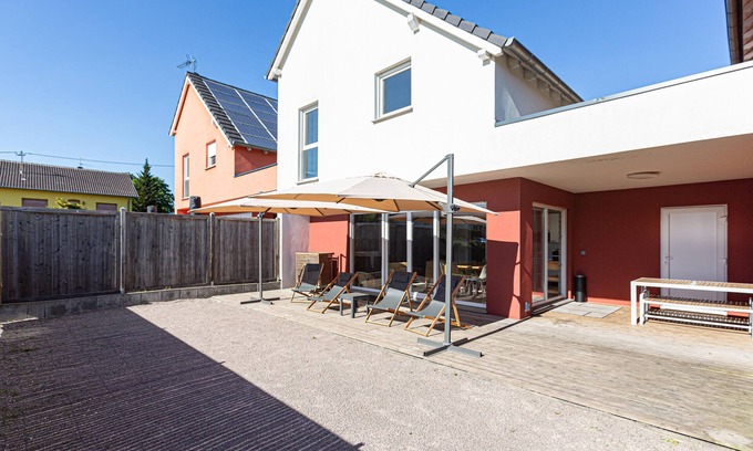 Griesheim-pres-Molsheim Villa | Maison Solaire -Villa-Villa-Baño privado con ducha-Vista al Jardín