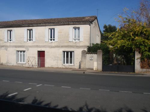 Saint-Medard-de-Guizieres Cama Y Desayuno | La Maison d'Alienor