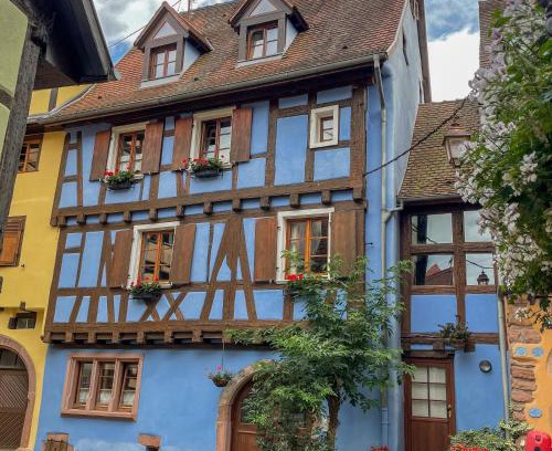 Riquewihr Apartamento | La Maison Bleue - Historic House in the Heart of Riquewihr