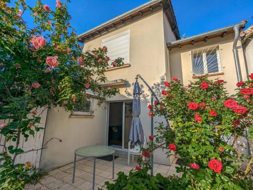 Fontaine Lestang Casa | La maison calme et lumineuse avec jardin