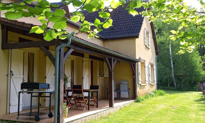 Vitrac Casa | La maison de la Vallée ***, 4 p, terrace, enclosed garden, 5kms from Sarlat